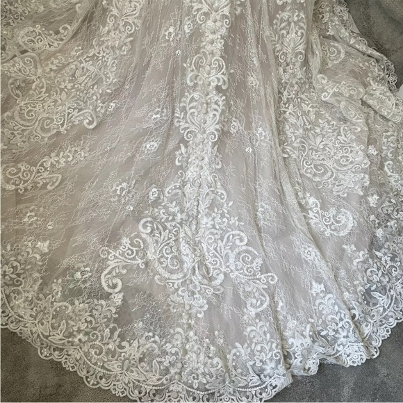 Essense of Australia Ivory Sheer Corset Linear Beading Wedding Dress D2366 Sz 12 - Picture 7 of 11